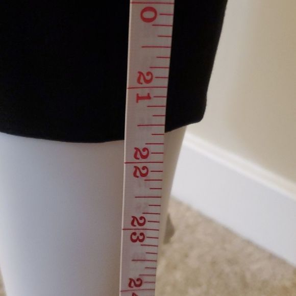 Larry Levine stretch capri pants, black, 8P, great shape, black and white belt - Picture 5 of 6